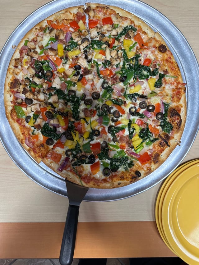Deluxe Pizza.
